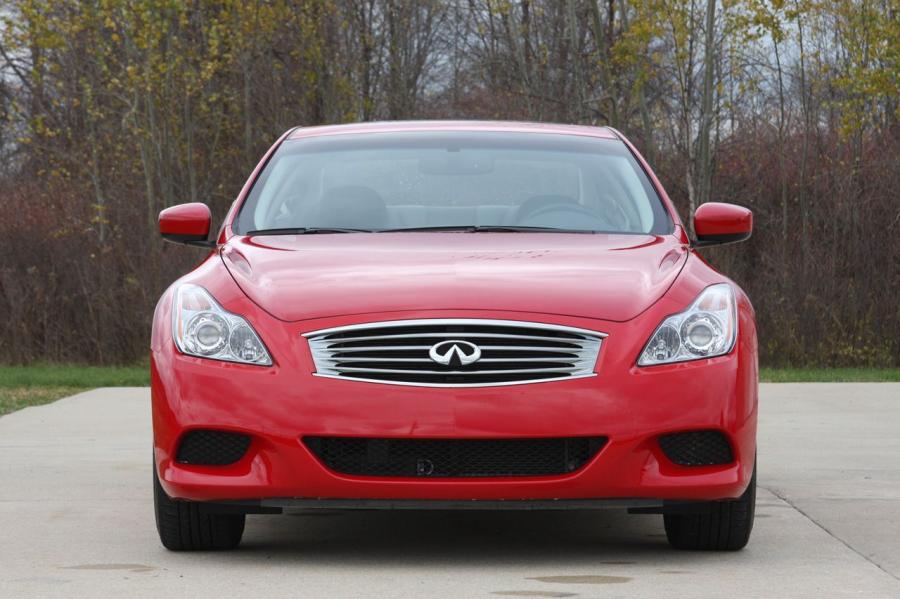  Infiniti G37 Coupe 2009 года  (фото 24 из 51)